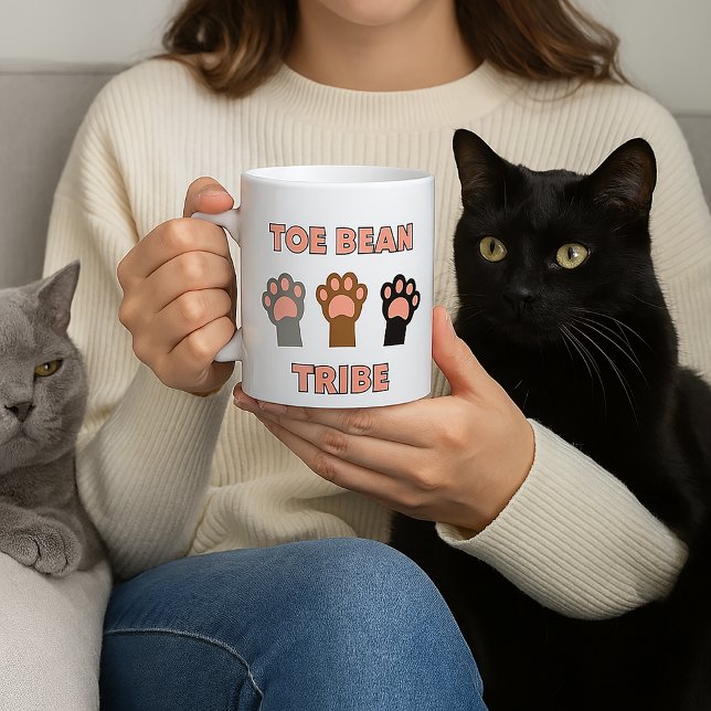 Caneca De Café Toe Bean Tribe Cute Cat Kawaii (A mug with three cat paws and says toe bean tribe)