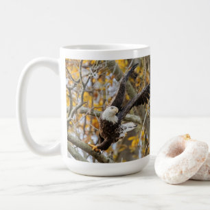 Caneca De Café Torção E Lançamento Da Águia