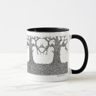 Caneca de café torcida das árvores