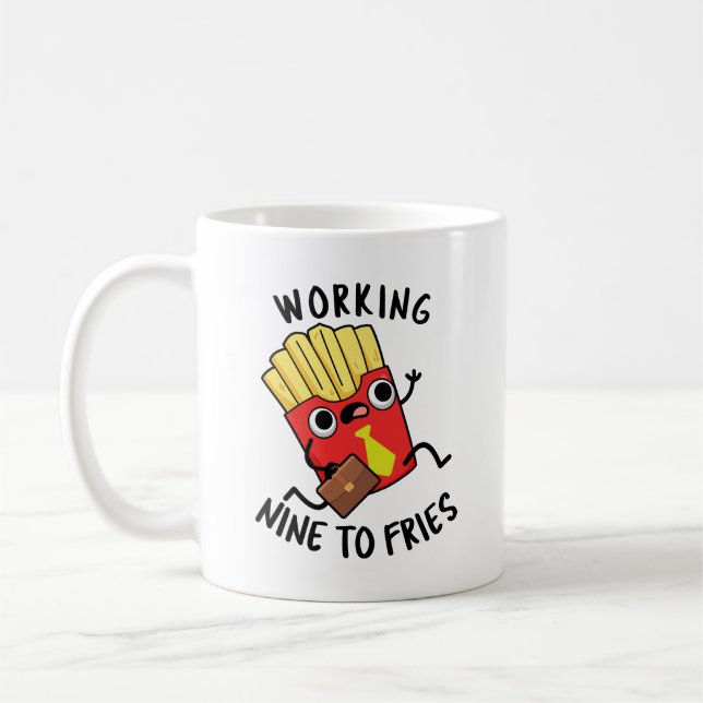 Caneca De Café Trabalhando das Nove às Batatas Fritas Engraçado T (Esquerda)