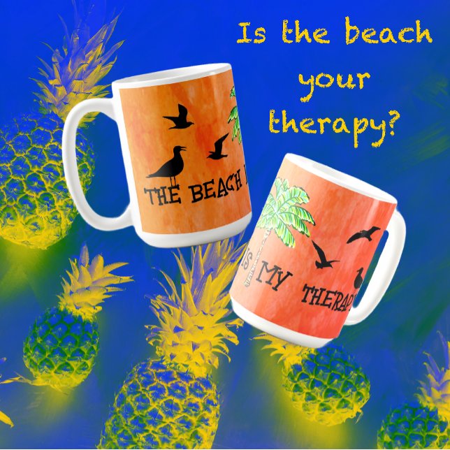 Caneca De Café Treino de Palmeiras Tropical de Praia (Fun retro colorful design on this mug says "the beach is my therapy". )