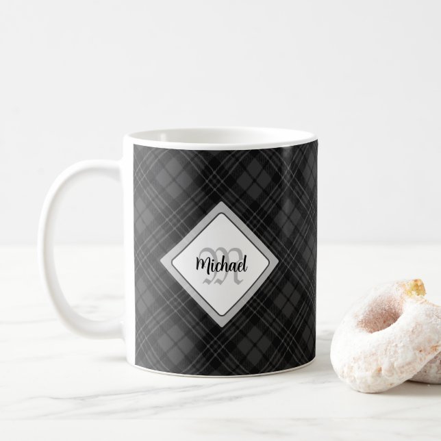 Caneca De Café Trendy Black White Tartan Personalize Monograma (Com Donut)