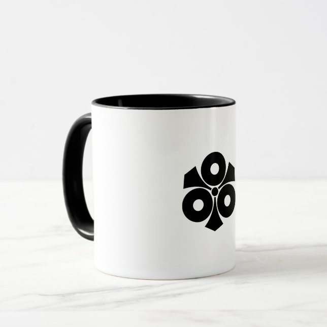 Caneca de café três olhos de cobra com espadas (Frente Esquerda)