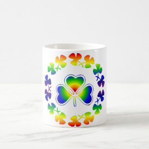 Caneca De Café Trevos afortunados do irlandês   do arco-íris do
