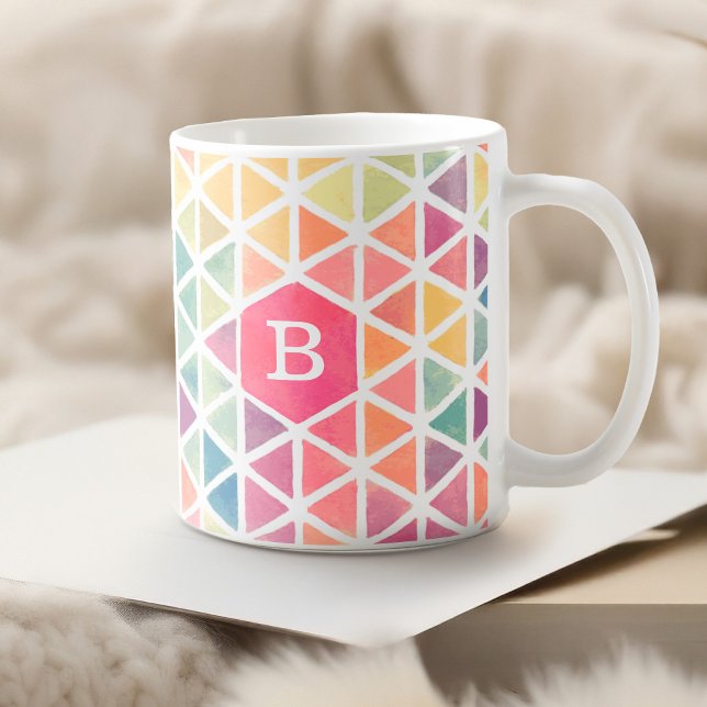 Caneca De Café Triângulo Geométrico Monograma - Cor da Água (Brighten your day with this colorful pastel triangle patterned mug with a  monogram. )