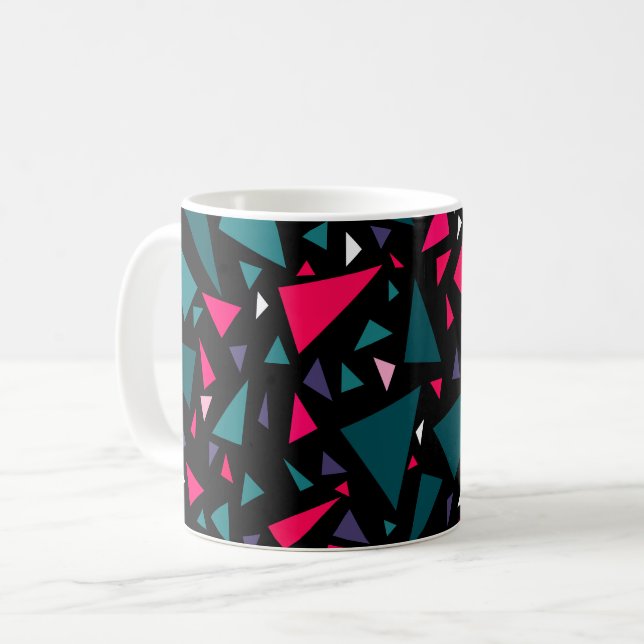 Caneca De Café Triângulos cores azul escarlate em fundo preto (Frente Esquerda)