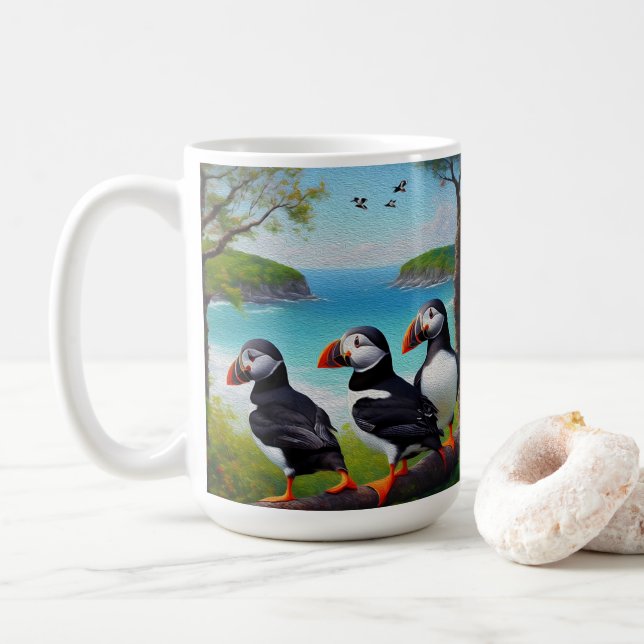 Caneca De Café Trío Costeiro: Três Papagaios-do-mar na Praia em Ó (Com Donut)