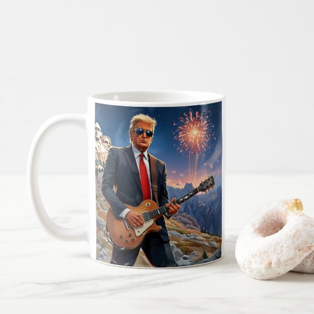 Caneca De Café Trump Tocando Violão Elétrico Monte Rushmore MAGA (Com Donut)
