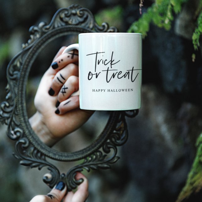 Caneca De Café Truque E Tratamento Mínimos Modernos | Feliz Dia d (Criador carregado)