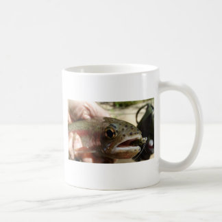 Caneca De Café Truta nas Mãos