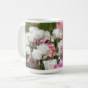 Caneca De Café Tulipas brancas brilhantes e cor-de-rosa num sol