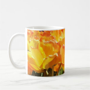 Caneca De Café Tulipas laranja e amarela de fechamento