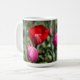 Caneca De Café Tulipas vermelhas e roxas delicadas