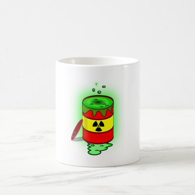 Caneca De Café Um barril de resíduos tóxicos verdes. (Centro)