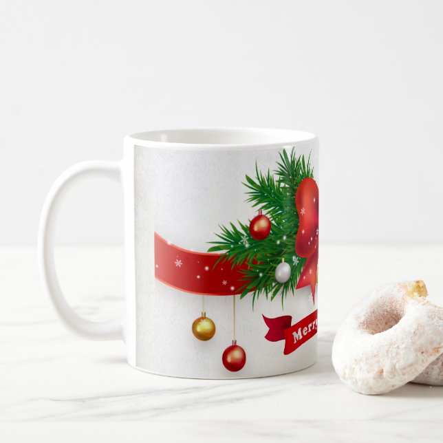 Caneca De Café Um dia de inverno com uma árvore de Natal coberta  (Com Donut)