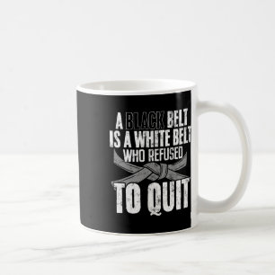 Caneca De Café Um Faixa Preta É Um Faixa Branca Engraçado Caratê