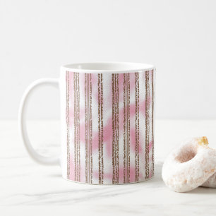 Caneca De Café um fundo listrado rosa e branco