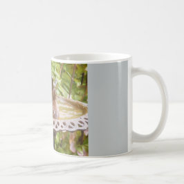 Caneca De Café Um Pássaro Na Banheira