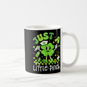 Caneca De Café Um Pequeno Shamrock Enfermeira Dia de São Patrício