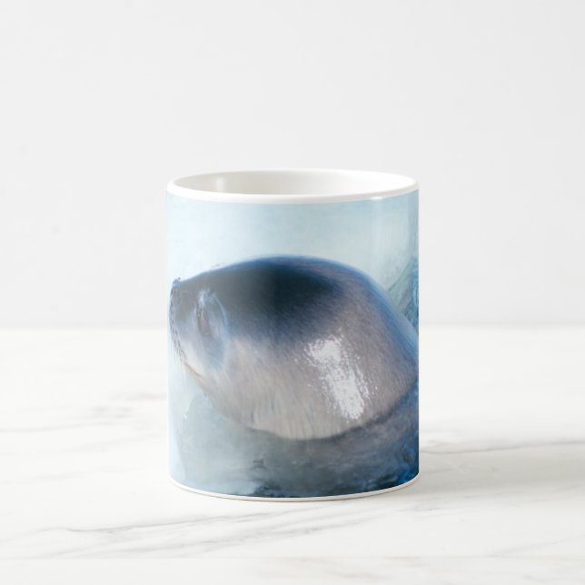 Caneca De Café Um selo de bebê pequeno (Centro)