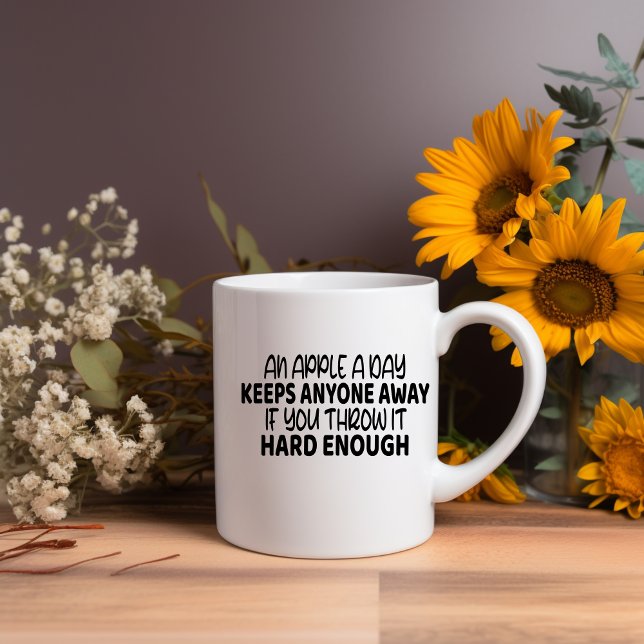 Caneca De Café Uma Maçã Por Dia... Meme Mug (Criador carregado)