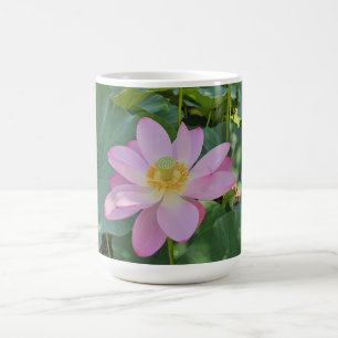 Caneca De Café Uma vibrante flor de lótus
