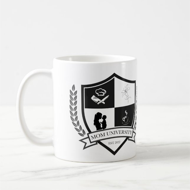 Caneca De Café Universidade de Mãe EST. 2022 (Esquerda)