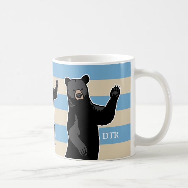 Caneca De Café Urso De Onda Diz Olá, Strike, Monograma (Direita)