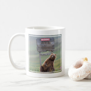 Caneca De Café Urso Pardo Brinca Com Placa