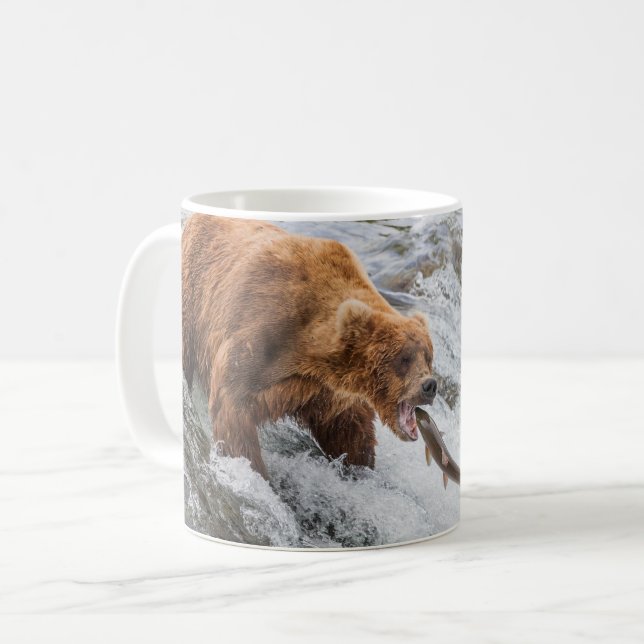 Caneca De Café Urso Pardo Pega Salmão Vermelho (Frente Esquerda)