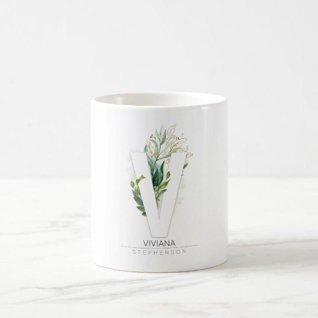Caneca De Café V Monograma Verde Dourado Deixa Nome Elegante (Centro)