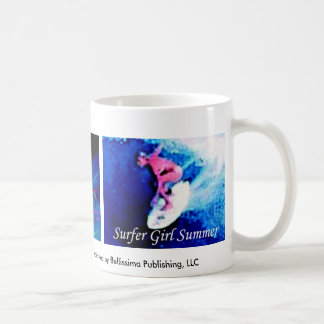 Caneca De Café verão da menina do surfista, surfando após