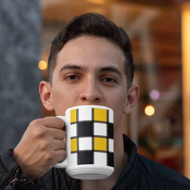 Caneca De Café Verificação de Xadrez Preta e Amarela (Mugs and cups)
