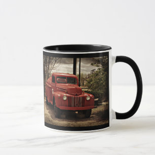 Caneca de café vermelha velha do Firetruck