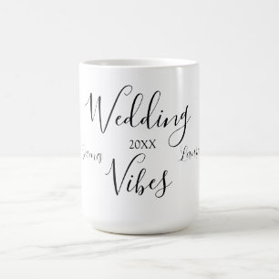 CANECA DE CAFÉ VIBRAÇÕES DE CASAMENTO NOME DO CASAL 20XX LINDO CA
