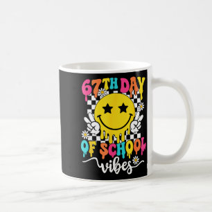 Caneca De Café Vibrações do 67º Dia de Escola Engraçado Seis Sete