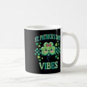 Caneca De Café Vibrações do Dia de São Patrício Trevo Garotas do