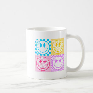 Caneca De Café Vibrações do padrão xadrez do rosto feliz sorriso