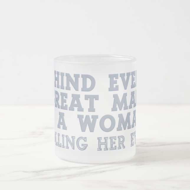 Caneca De Café Vidro Jateado Atrás de cada homem agride - escolha o estilo (Centro)