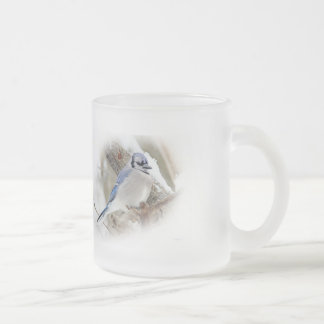 Caneca De Café Vidro Jateado Blue Jay na neve do inverno