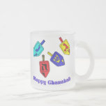 Caneca De Café Vidro Jateado Chanukah Dreidels<br><div class="desc">Um presente feliz de Chanukah que caracteriza 4 dreidels com letras hebréias que representam um grande milagre aconteceu lá!</div>