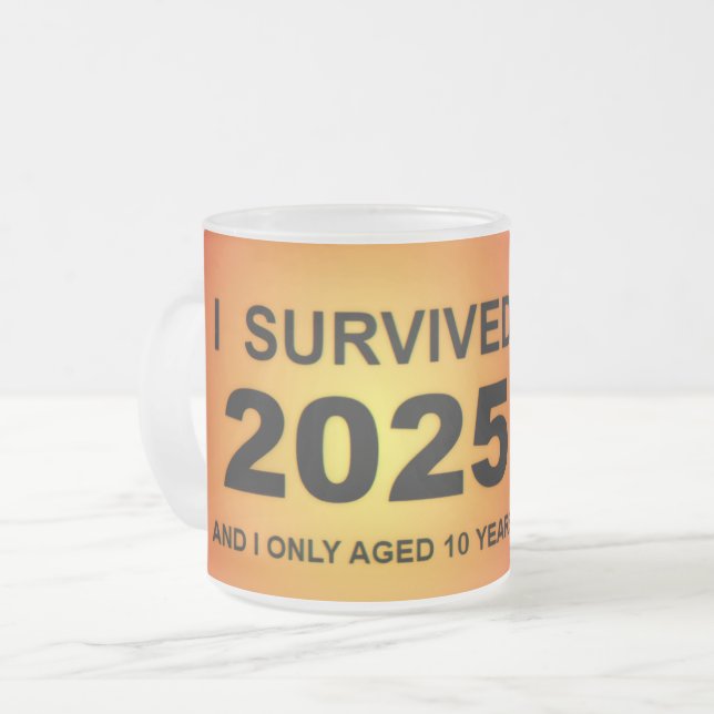 Caneca De Café Vidro Jateado Eu Sobrevivi 2025  (Frente Esquerda)