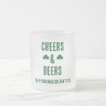Caneca De Café Vidro Jateado Festa de Aniversário Cerveja e Brindes<br><div class="desc">Presentes para festa do dia de São Patrício Cheers e cervejas</div>