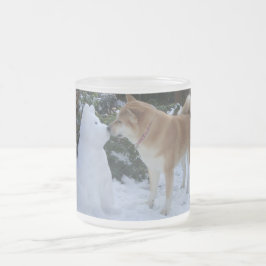 Caneca De Café Vidro Jateado fofa de um bonitinho beijando snowman akita