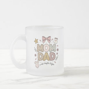 Caneca De Café Vidro Jateado Mamãe Papai Novo Capítulo Começa Design de Bebê Fo