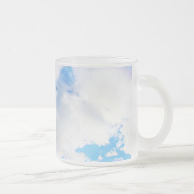 Caneca De Café Vidro Jateado Nuvens Brancas Puffy e Céu Azul (Direita)