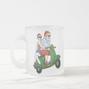 Caneca De Café Vidro Jateado Papais noeis e Sra. Claus andando em patinete