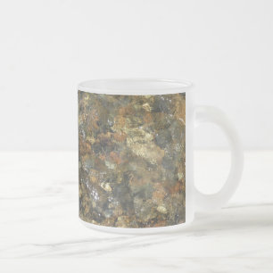 Caneca De Café Vidro Jateado Seixos Marrons e Cinzas Desgastados pelo Rio Abstr