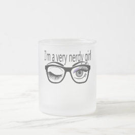Caneca De Café Vidro Jateado Sou uma garota muito nerd com sombra de olhos roxo
