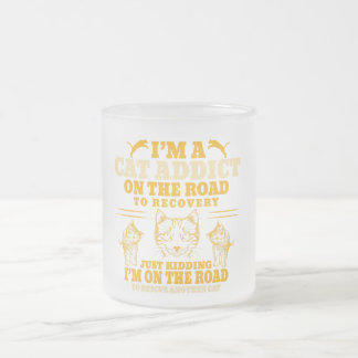 Caneca De Café Vidro Jateado sou viciado em gatos na estrada para a recuperação